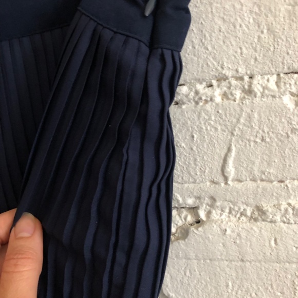 Pleated skirt - Picture 4 of 6